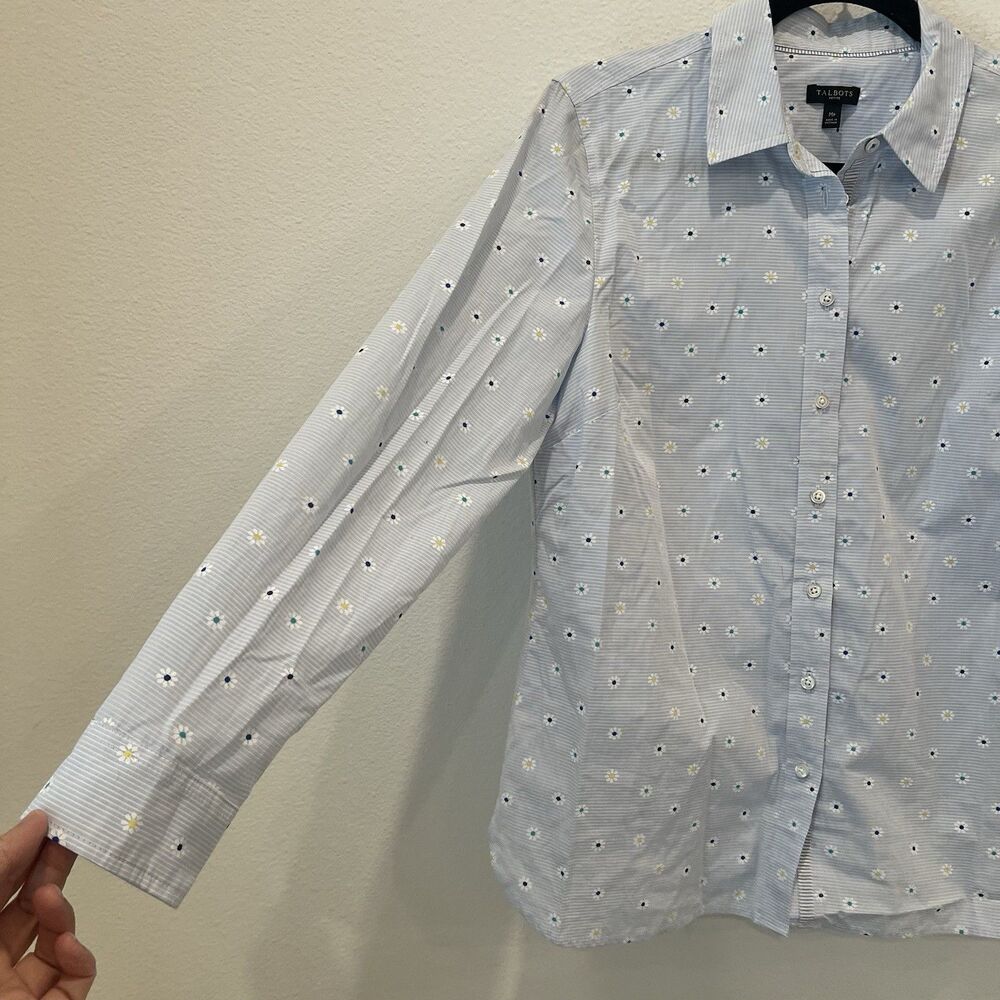 Talbots Women’s The Classic Casual Shirt Button Up Flowers Petite Medium Cute - Picture 4 of 8